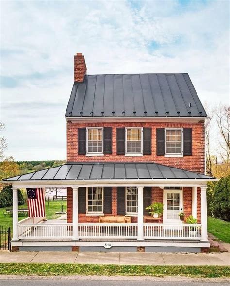 colonial style brick houses with metal roofs|pictures of brick house roofs.